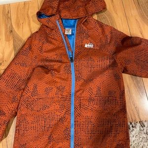 REI boys rain jacket size 8